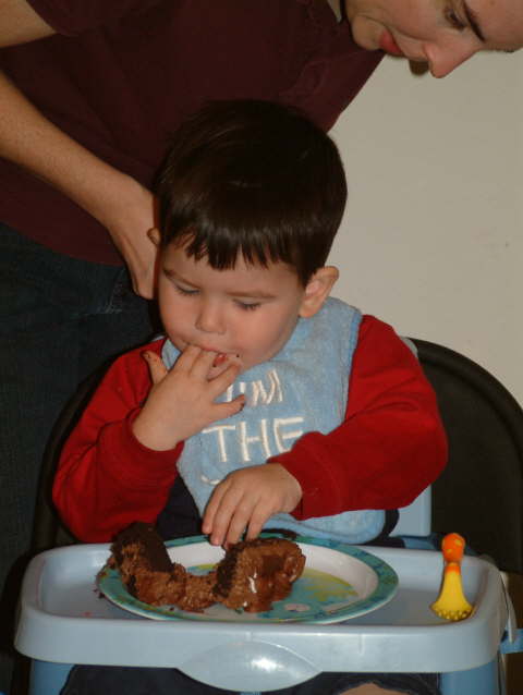 Bowen with cake