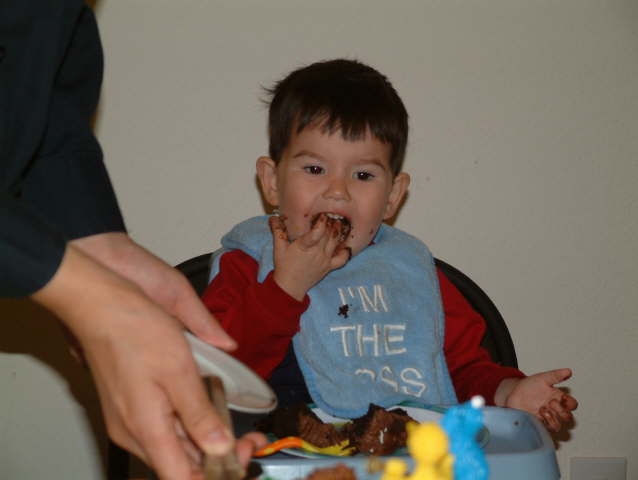 Bowen with cake