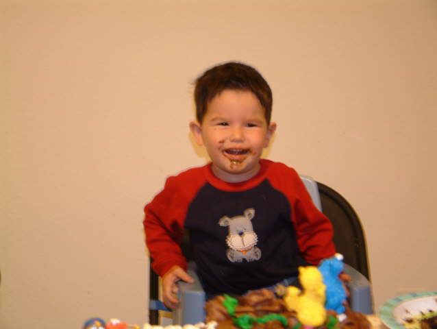 Bowen with cake