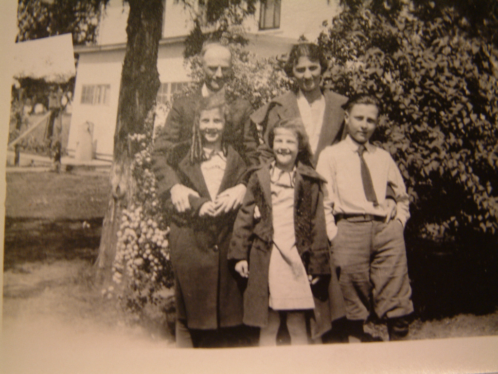 Joseph, Eleanor, Maxine, Sallie and Jim